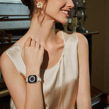 Carica l'immagine nel visualizzatore di Gallery, Bracciale Sottile in Metallo da Donna Compatibile con Apple Watch Cinturino 38mm 40mm 41mm 42mm 44mm 45mm 46mm 49mm Brac
