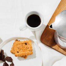 Carica l'immagine nel visualizzatore di Gallery, Oro Saiwa Grano Fondente, Biscotti Integrali con Gocce di Cioccolato Fondente, Fonte di Fibre con Farina Integrale, 100%
