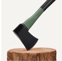 Carica l'immagine nel visualizzatore di Gallery, Amazon Basics Ascia Spaccalegna per Tagliare la Legna, 15 × 5.5 × 1.1 Inches (L×P×A), Oliva, Nero, Confezione da 1