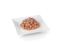 Carica l'immagine nel visualizzatore di Gallery, Natural Trainer Sterilised Adult Cibo Umido per Gatti con Manzo e Fibra di Pisello 12 buste x 85 g - 1020 gr