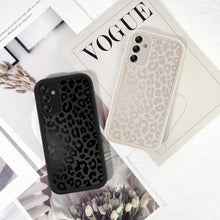 Carica l'immagine nel visualizzatore di Gallery, Kueqeay 2 Pezzi Cover per Samsung Galaxy A26 5G 6,64", Custodia Opaca con Aesthetic Motivo Moda Disegno Ultra Morbida So