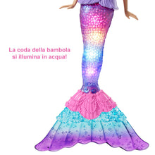 Carica l'immagine nel visualizzatore di Gallery, Barbie Dreamtopia Bambola Sirena con Capelli con Ciocche Rosa