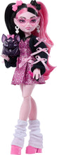 Carica l'immagine nel visualizzatore di Gallery, Monster High Draculaura bambola con pipistrello