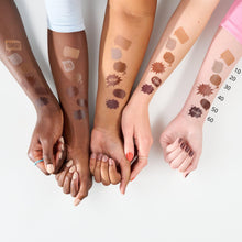 Carica l'immagine nel visualizzatore di Gallery, essence BABY GOT abbronzante in stick naturale lunga tenuta (5,5 g)