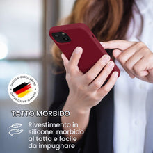 Carica l'immagine nel visualizzatore di Gallery, kwmobile Cover per iPhone 13 Custodia - Back Case per Smartphone in Silicone TPU - Protezione Gommata - rosso rabarbaro