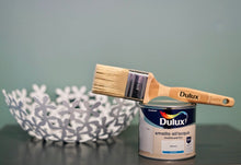 Carica l'immagine nel visualizzatore di Gallery, Dulux Smalto Satinato all'Acqua per Metallo Plastica e Legno Pronto all'Uso per Esterni e Interni, 0.5 Litri, Bianco