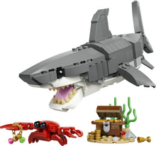 Carica l'immagine nel visualizzatore di Gallery, LEGO Creator 3 in 1 Squalo con scrigno del tesoro 31381