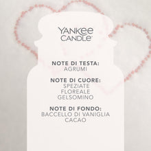 Carica l'immagine nel visualizzatore di Gallery, Yankee Candle Candela profumata in giara grande | Amore invernale | Durata Fino a 150 Ore