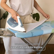 Carica l'immagine nel visualizzatore di Gallery, Vileda Premium 2in1 Copriasse da Stiro Universale, Triplo Strato Termoriflettente, Quick Fix con Fermacorda, Azzurro, 11