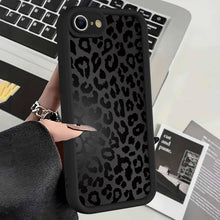Carica l'immagine nel visualizzatore di Gallery, Kueqeay 2 Pezzi Cover per iPhone 7/8/iPhone SE 2022/2020 4,7", Custodia Opaca con Aesthetic Motivo Moda Disegno Morbida 