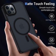 Carica l'immagine nel visualizzatore di Gallery, XTCASE Cover Magnetica per iPhone 11 Pro Traslucida Opaca, Nero