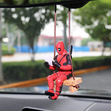 Carica l'immagine nel visualizzatore di Gallery, Ciondolo per Auto, Simpatico Ciondolo Deadpool, Altalena Ciondolo a Forma Oscillante, Ciondolo per Specchietto Retroviso
