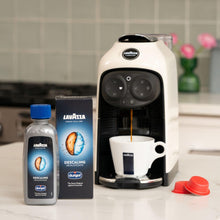 Carica l'immagine nel visualizzatore di Gallery, Lavazza A Modo Mio 18400049 Liquido Decalcificante Per Macchine Caffè, 250 ml, Nero