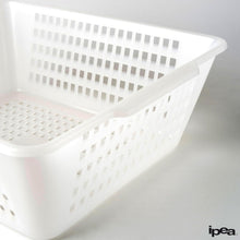 Carica l'immagine nel visualizzatore di Gallery, IPEA Cesta Forata in Plastica Rettangolare Multiuso - Made in Italy - 33 x 33 x 16 cm - Cesto per Bucato, Casa, Bagno, Biancheria - Bacinella con Fori - Contenitore Traforato - Vaschetta Bianca