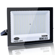 Carica l'immagine nel visualizzatore di Gallery, Faro LED Esterno 300W, 1M Cavo Bianco Freddo 6500K,IP66 Impermeabile Farettdao LED Esterno, 30000LM Faretti LED Esterno,