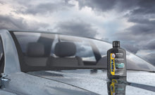 Carica l'immagine nel visualizzatore di Gallery, Rain-X Liquido Antiappannante Vetri Auto, Specchi e Vetri Bagno - 200 ml