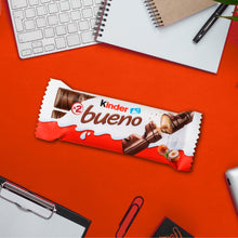 Carica l'immagine nel visualizzatore di Gallery, Kinder Bueno, Snack al Cioccolato e Nocciola, un Wafer Ripieno di Crema alle Nocciole Ricoperto di Cioccolato Kinder, 5 