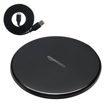 Carica l'immagine nel visualizzatore di Gallery, Amazon Basics Tappetino di ricarica wireless certificato Qi da 15 W (iPhone 16/ 15/14/13/12/11/X, Samsung) - Con cavo US