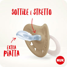Carica l'immagine nel visualizzatore di Gallery, NUK Signature Day &amp; Night ciuccio | 6-18 mesi | Calma il 95% dei bambini | Succhietti a forma di cuore in silicone senza
