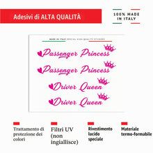 Carica l'immagine nel visualizzatore di Gallery, 4R Quattroerre.it Adesivi Passenger Princess &amp; Driver Queen, Set 4 Stickers Decorativi, Ideale per Specchietti Retroviso