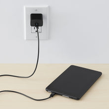 Carica l'immagine nel visualizzatore di Gallery, Amazon Basics Cavo da USB-C (Sorgente) a Micro-B 2.0 (Dispositivo), 1,0m, Nero, Ricarica 3A, Dati a 480Mbps, per Control