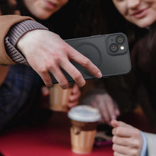 Carica l'immagine nel visualizzatore di Gallery, YLK Cover Magnetic per iPhone 13, Custodia Protettiva Completa con Magsafe,Traslucida Opaca Posteriore Sottile Antiurto 