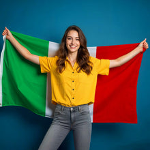 Carica l'immagine nel visualizzatore di Gallery, Aricona Bandiera Italia 90x150cm – italiana – grande - resistente alle intemperie - con occhielli in ottone - in tessuto
