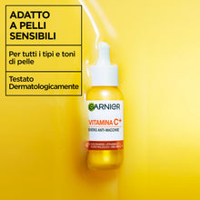 Carica l'immagine nel visualizzatore di Gallery, Garnier Siero Viso Vitamina C Anti-Macchie, Illuminante e Rimpolpante, Arricchito con Vitamina C, Niacinamide e Acido Sa