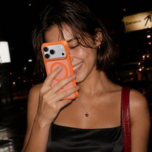 Carica l'immagine nel visualizzatore di Gallery, ORNARTO Cover per iPhone 18 Pro Magnetica Antiurto Opaca, Arancione