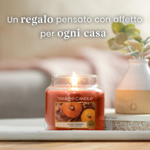 Carica l'immagine nel visualizzatore di Gallery, Yankee Candle Candela Profumata |Spiced Pumpkin Barattolo Medio | Candele a Lunga Durata: fino a 75 Ore | Regali Perfett