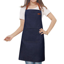 Carica l'immagine nel visualizzatore di Gallery, MaoXinTek Denim Lavoro Grembiule Jeans con Tasca, Grembiuli da Cucina Regolabile Chef Donna Uomo per Caffè Bar Barbecue 