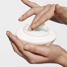 Carica l'immagine nel visualizzatore di Gallery, Kérastase, Nutritive, Maschera Nutriente, Per Capelli Molto Secchi da Medi a Spessi, Formula Ricca, Con Nutrienti Essenz