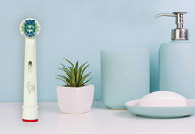 Carica l'immagine nel visualizzatore di Gallery, 8 Testine di Ricambio Compatibili Precision Clean Generiche 3AG + 8 Copritestine di Protezione Igienici per spazzolino e
