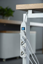 Carica l'immagine nel visualizzatore di Gallery, Electraline 62070 Multipresa 5 posti polivalenti (schuko + 10/16A) con Interruttore-Cavo 1,5 m Bianco