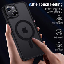 Carica l'immagine nel visualizzatore di Gallery, XTCASE Cover Magnetica per iPhone 15 Traslucida Opaca, Nero