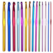 Carica l'immagine nel visualizzatore di Gallery, Gvolatee Confezione da 14 misure Set di Uncinetti in Alluminio, Multicolore Set Ferri da Maglia Filato Artigianale 2mm-1