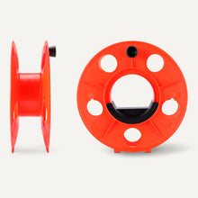 Carica l'immagine nel visualizzatore di Gallery, Amazon Basics Avvolgicavo Per Cavi Elettrici, Luci Natalizie, Tubi Flessibili e Corde, Fino a 45m di Lunghezza, Arancion