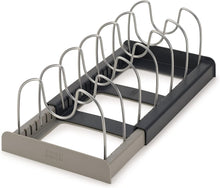 Carica l'immagine nel visualizzatore di Gallery, Joseph Joseph DrawerStore Expanding Cookware Organizer, contenitore salvaspazio per coperchi di pentole e teglie da forno - Grigio