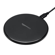 Carica l'immagine nel visualizzatore di Gallery, Amazon Basics Tappetino di ricarica wireless certificato Qi da 15 W (iPhone 16/ 15/14/13/12/11/X, Samsung) - Con cavo US