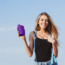 Carica l'immagine nel visualizzatore di Gallery, AMITYUNION Protein Shaker Purple White Deluxe 400 ml - Shaker proteico