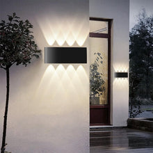 Carica l'immagine nel visualizzatore di Gallery, Voltix Applique da Parete LED per Interni ed Esterni, 8W Luce Naturale, Lampada da Muro Impermeabile, Design Moderno in 