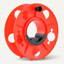 Carica l'immagine nel visualizzatore di Gallery, Amazon Basics Avvolgicavo Per Cavi Elettrici, Luci Natalizie, Tubi Flessibili e Corde, Fino a 45m di Lunghezza, Arancion