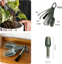Carica l'immagine nel visualizzatore di Gallery, Fiskars Urban Plant Care Set di Attrezzi per Giardinaggio, 5 Pezzi