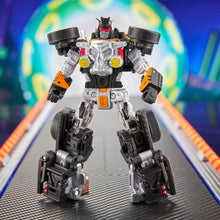 Carica l'immagine nel visualizzatore di Gallery, Transformers Collaborative, Hot Wheels® x, Bone Shaker™, action figure convertibile