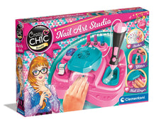 Carica l'immagine nel visualizzatore di Gallery, Clementoni Crazy Chic - Nail Art Studio, Set Completo per Manicure e Nail Art per Bambine di 6+ Anni, Kit Decorazione Un