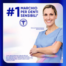 Carica l'immagine nel visualizzatore di Gallery, Sensodyne Clinical White Rinforzo Smalto, Dentifricio Sbiancante, 75 ml