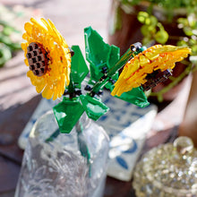 Carica l'immagine nel visualizzatore di Gallery, LEGO Girasoli Set di Fiori Finti per Bambine e Bambini da 8 Anni, Bouquet da Esporre come Accessorio per la Camera da Letto o come Decorazione di Casa, Regalo per Ragazza, Ragazzo, Lei o Lui 40524
