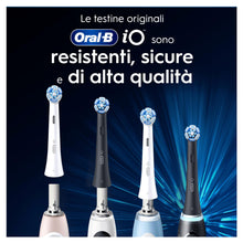 Carica l'immagine nel visualizzatore di Gallery, Oral-B Testine di Ricambio iO Ultimate Clean, Nere, 3 Ricambi