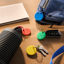 Carica l'immagine nel visualizzatore di Gallery, Chipolo POP Tracker - Un tracker Bluetooth sonoro, colorato