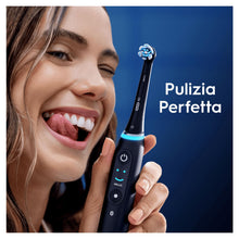 Carica l'immagine nel visualizzatore di Gallery, Oral-B Testine di Ricambio iO Gentle Care, Nere, 8 Ricambi